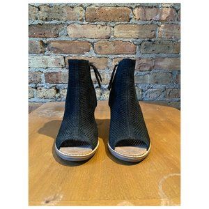 Toms Majora Peep Toe Booties in Black | Size 6